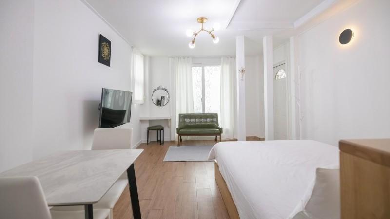 Tinkerbell Pension Кёнджу Экстерьер фото