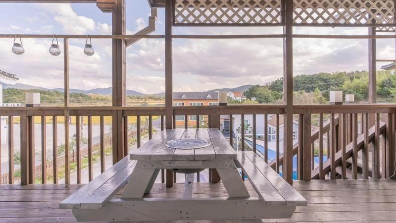 Tinkerbell Pension Кёнджу Экстерьер фото